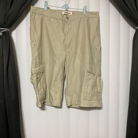Levi’s workwear creame  - Picture 1 of 4
